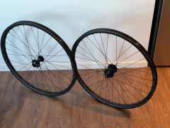 Nove karbonove enduro kolesa Novatec M30 29&quot;