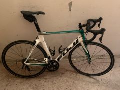 Cestný karbonový bicykel Fuji