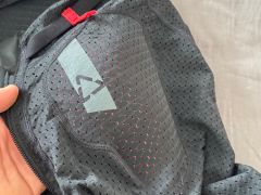 Leatt Body Tee ReaFlex chránič tela, stealth, L