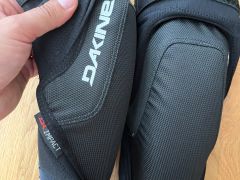 Predam nove kolena Dakine Agent
