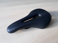 Sedlo Bontrager Verse Short Comp