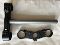 Nová dvojkorunka Fox 40 Offset 44 mm