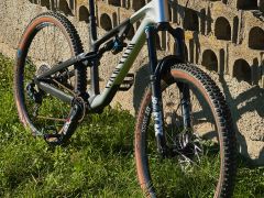 Canyon Neuron CF 8 2023 vel. M, FOX 36, Sram GX Axs, TOP