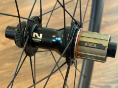 Nove karbonove kolesa Novatec R4 Disc Clincher