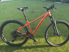Zephyr Xpert 2025 M Novy