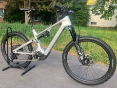 Canyon Spectral ON Cf9, carbon ,900 Wh, velkost L, AXS sram
