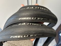 2ks takmer nových plášťov Pirelli P7™ Sport 700x28C