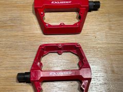 Flat Exustar pin red