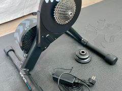 Wahoo Kickr Core Zwift Cog+Podložka+1 year Zwift