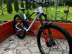 Mondraker Superfoxy Carbon R