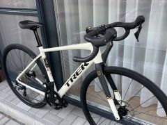 Predám cestný bicykel Trek Domane Al 4 era white