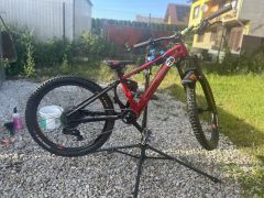 Detsky 24 palcovy celoodpruzeny ebike Mondraker F play 24