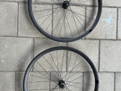 Nove kolesa Orbea pevne osi, cesta/gravel