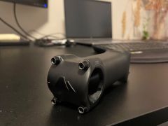 Predstavec Canyon V13