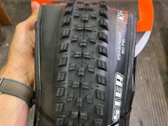 Maxxis forekaster 29x2.4