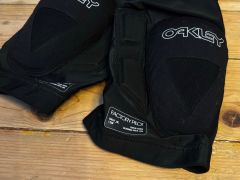 Chranice kolien Oakley RZ Labs