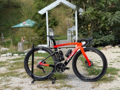 Pinarello Dogma F Grenadier