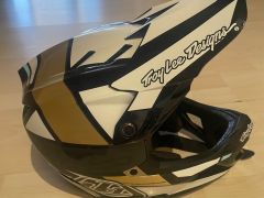Troy lee designs D4 Carbon