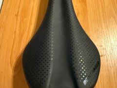 Sedlo Bontrager Arvada Comp