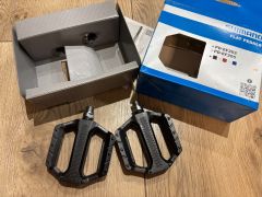Shimano Pd-Ef202 platformové pedále, čierna