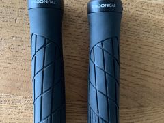 Ergon GA2 gripy, 110 g, black