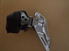 Presmykac sram rival
