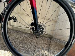 Yoeleo s nábojmi DT Swiss 350 SP (výška ráfku 33 mm) + nové plášte Vittoria Next TLR 32 mm
