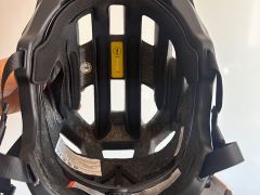 Přilba na kolo POC Kortal Race Mips Black Matt/Hydrogen White ve. Medium