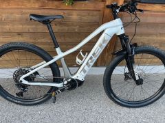 Predám dámsky elektrobicykel značky Trek Powerfly 5