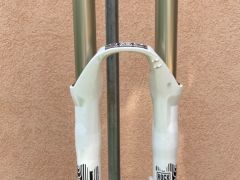Rock Shox Totem RC villa + kiegészítők