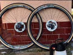 Komplet gravel kolesa dt swiss
