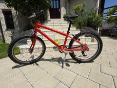 Ľahký detský bicykel Islabike 20