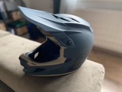 TLD D4 Composite Mips Stealth Gray SM