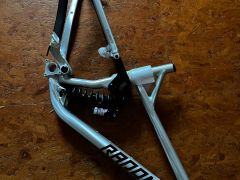 Radon Swoop AL 29 L-ko + tlmič rockshox R2C 216x63