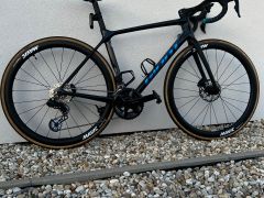 Karbónový cestný bocykel Giant TCR Advanced 1+