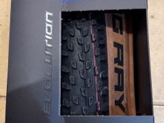 Schwalbe Racing Ray 29x2.35&quot; Super Race Addix Speed plášť, Tle, kevlar, bronze