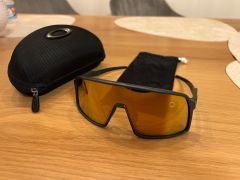 Oakley Sutro 24k Matte Carbon - Gold