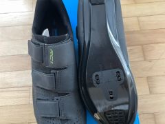 NEW Shimano Rc1, vel. 46