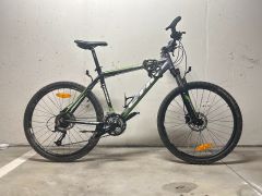 CTM Terrano 3.0 (2014), 26-kové kolesá, rám 17-ka, Shimano Altus, hydraulické brzdy