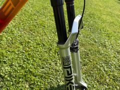 Rámový set Trek Topfuel, tlumič RockShox Sidluxe Ultimate, Vidlice RockShox Pike Ultimate