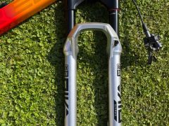 Rámový set Trek Topfuel, tlumič RockShox Sidluxe Ultimate, Vidlice RockShox Pike Ultimate