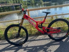 Santa Cruz V10