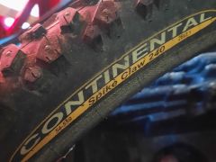 Predám Continental Spike Claw