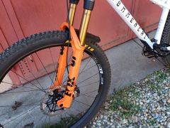 Commencal Meta HT V3 2025, TOP stav, vylepšená výbava