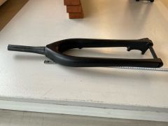 Pevná karbonová vidlica 29"/27,5+boost