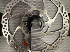 Brzdové kotouče Deore 180mm centerlock