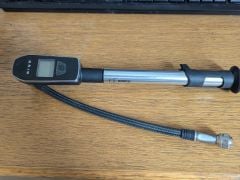 Dvoustupňová digitální pumpička Giyo Gs-52L
