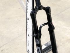 Nová nejetá vidlice Rock Shox Sid Select+ 3P, zdvih 120 mm