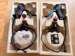 Řadicí a brzdové páky Sram Rival eTap AXS D1 1x12 + třmen Rival Flat