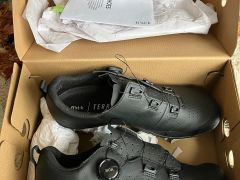 Fizik Terra Atlas MTB pánske tretry Black/Black